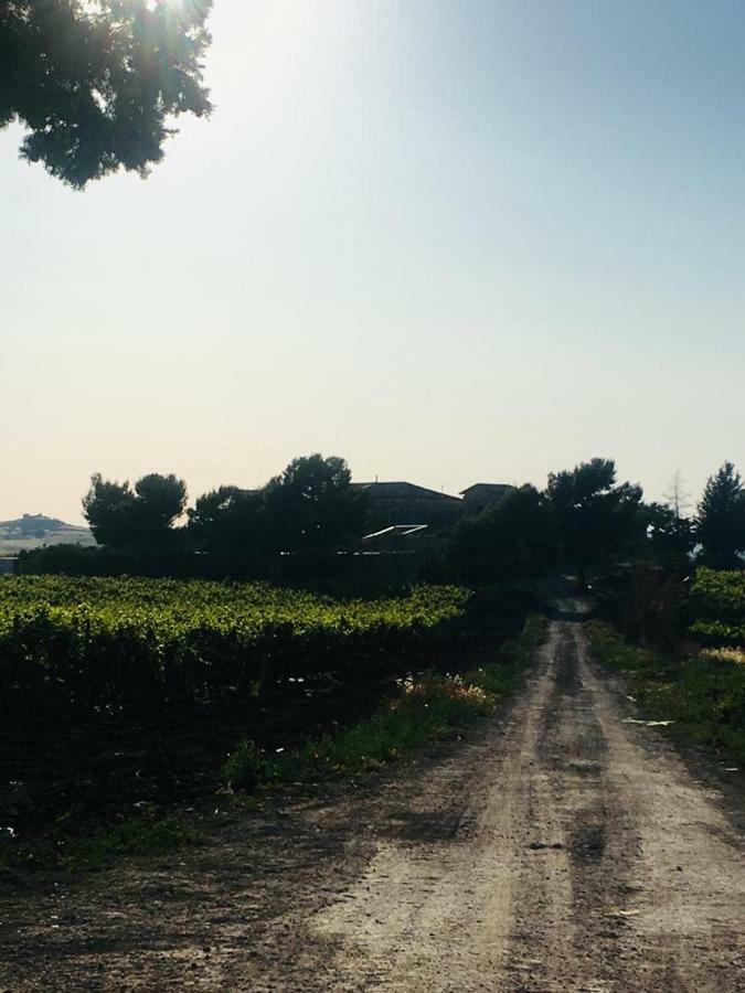 Gibbesi Country Farm Piccolo Cottage Naro Buitenkant foto