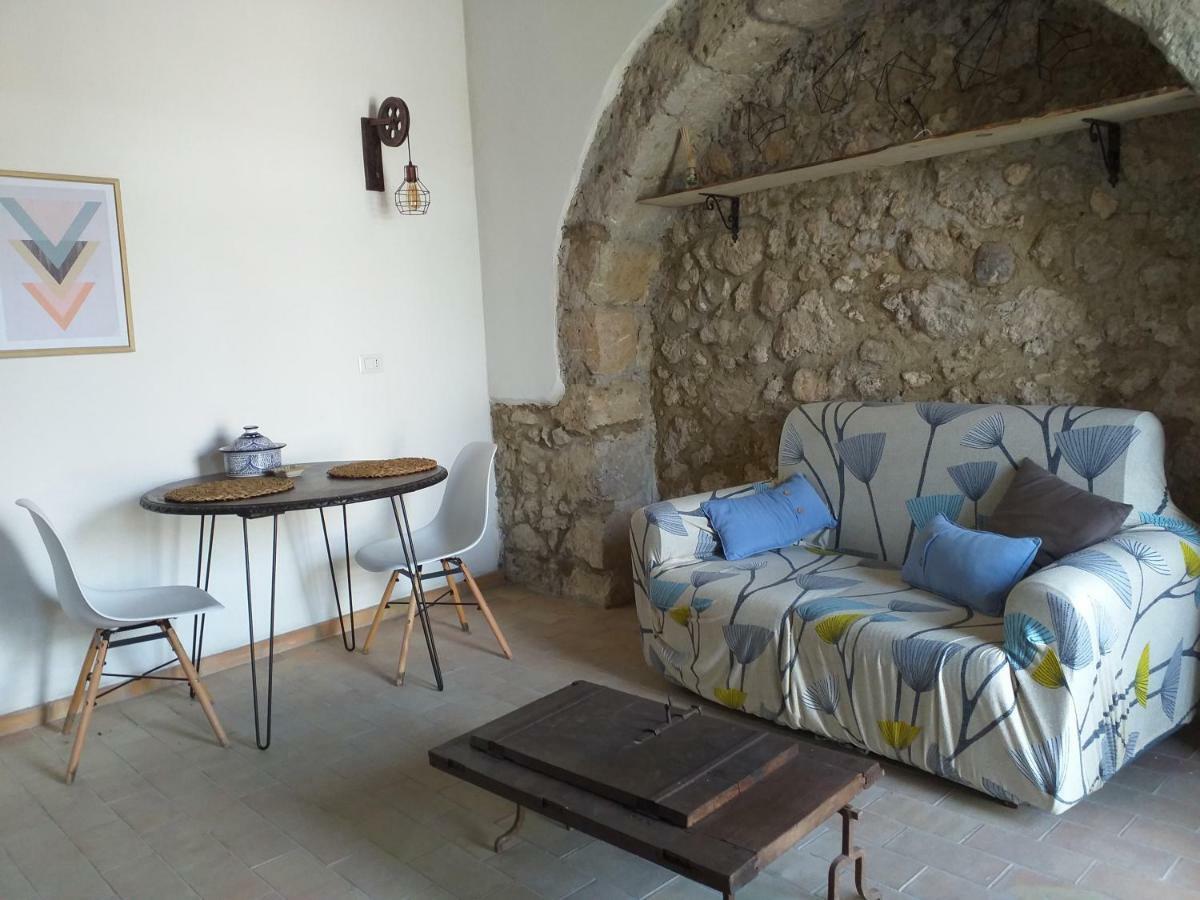 Gibbesi Country Farm Piccolo Cottage Naro Buitenkant foto