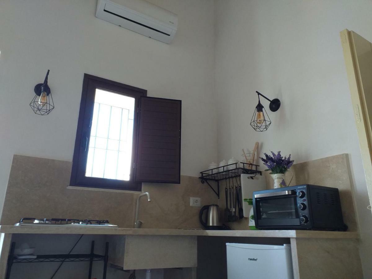 Gibbesi Country Farm Piccolo Cottage Naro Buitenkant foto