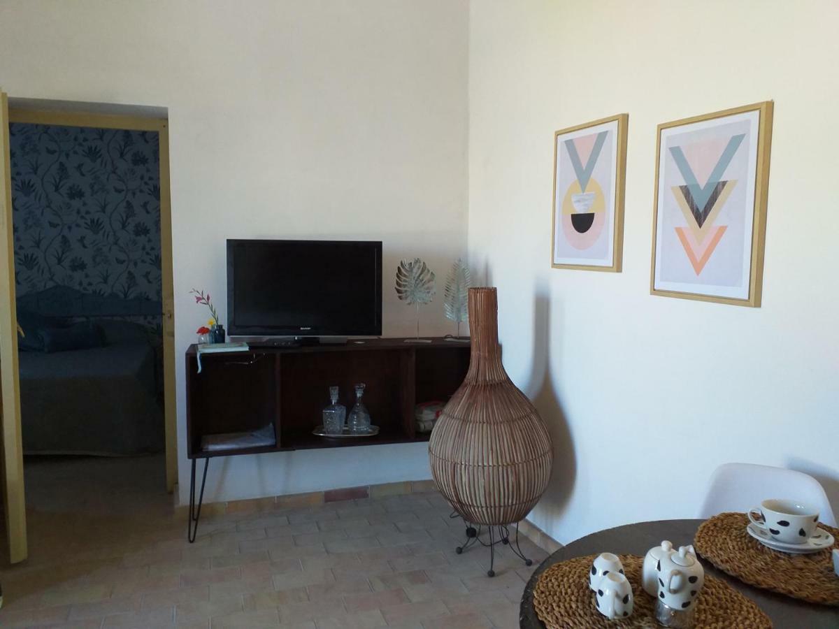Gibbesi Country Farm Piccolo Cottage Naro Buitenkant foto