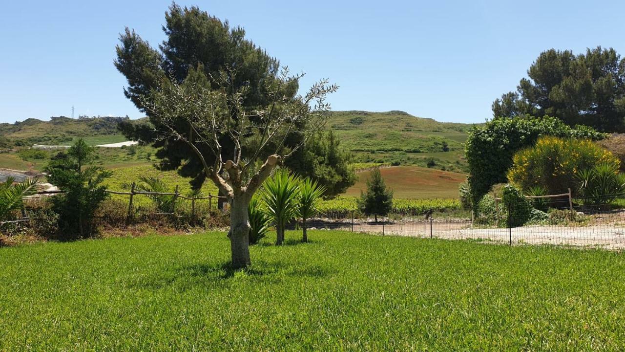 Gibbesi Country Farm Piccolo Cottage Naro Buitenkant foto