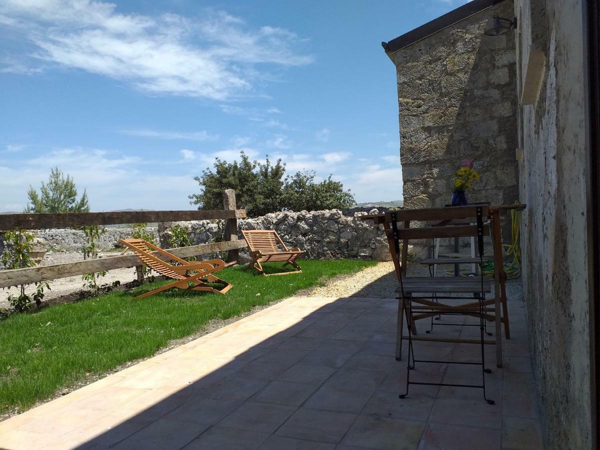 Gibbesi Country Farm Piccolo Cottage Naro Buitenkant foto